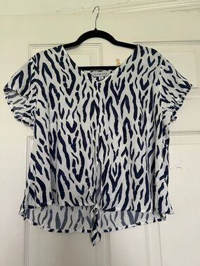 La Mer Luxe Navy & White Zebra Tie-Front Blouse